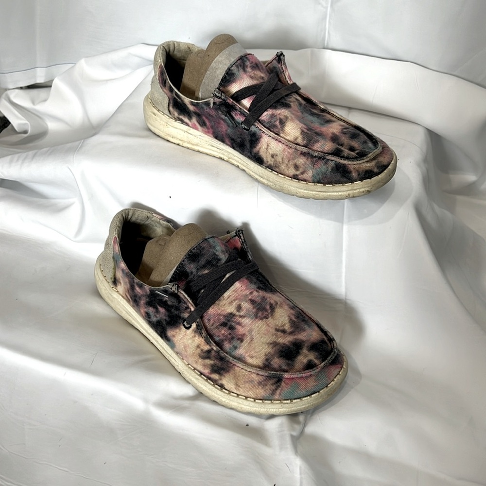 Hey Dudes Tie Dye Wendy 6 M